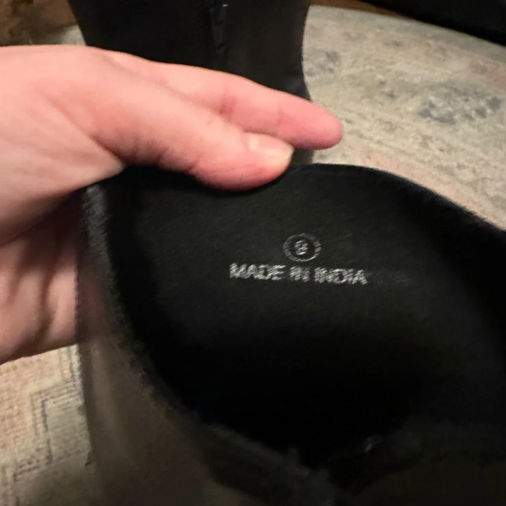 Urban Outfitters Lara Leather Booties IN BOX - Picture 6 of 6